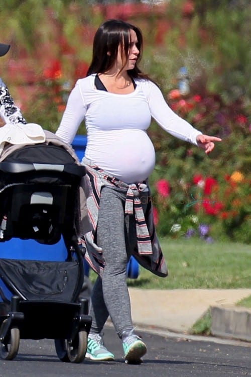 Very Pregnant Jennifer Love Hewitt