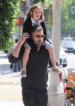 Ben Affleck piggy backs daughter Seraphina