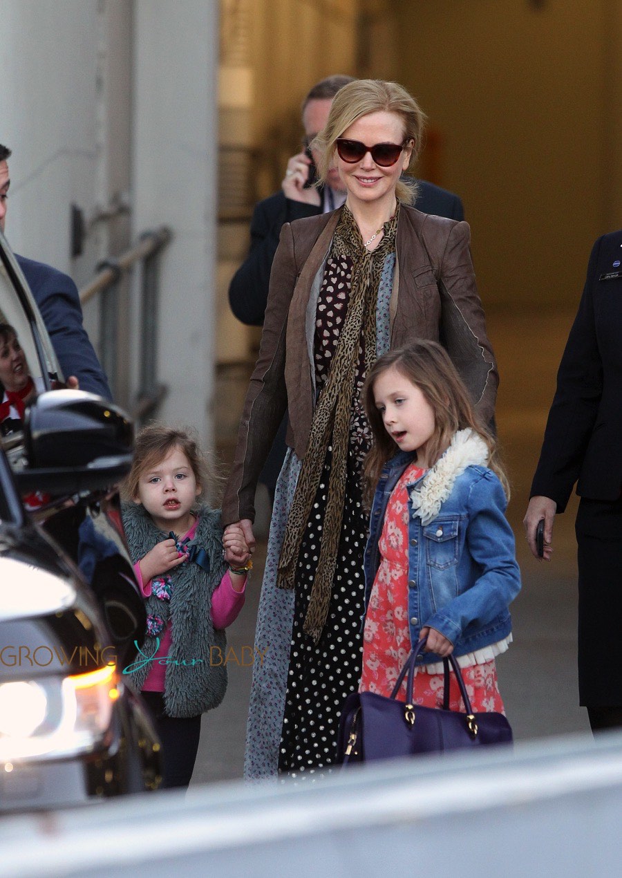 Nicole Kidman and Daughters Sunday Rose and Faith Arrive In Sydney ...