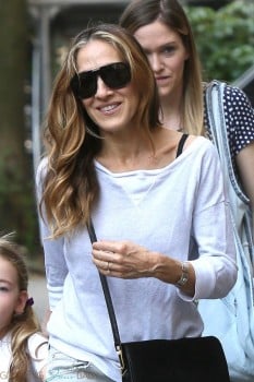 Sarah Jessica Parker dows the school run with her twins in NYC