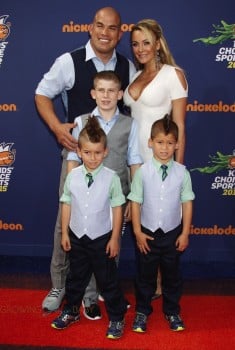 Amber Nichole and Tito Ortiz with kids Jesse, Journey and Jacob at 2015 Nickelodeon Kid's Choice Sports Awards