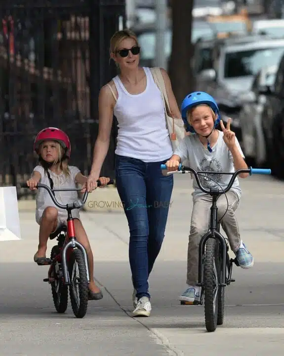 Kelly Rutherford in Central Park with kids Hermes and Helena Giersch