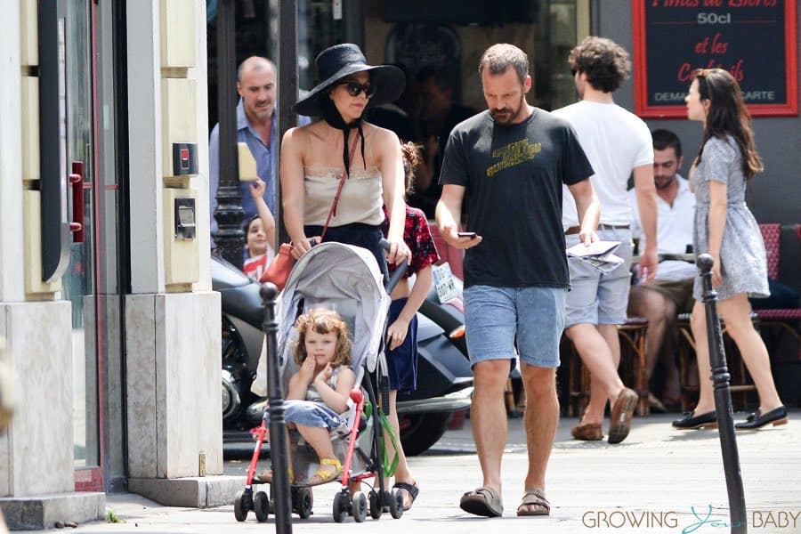 Maggie Gyllenhaal and Peter Sarsgaard in paris with their daughters Ramona & Gloria