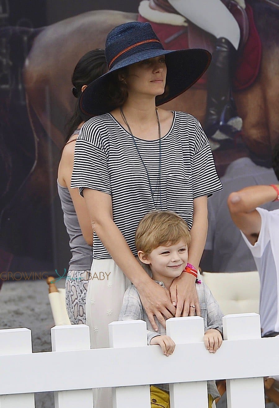 Britax Click Tight >> Marion Cotillard and cute son Marcel cheer for her husband ... Britax Click Tight >> Marion Cotillard and cute son Marcel cheer for her husband ...