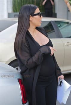 Pregnant Kim Kardashian  out for lunch in LA
