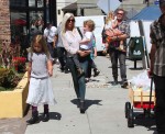 Tori Spelling and Dean McDermott leaving the farmer's market with their kids Liam, Stella, Finn and Hattie