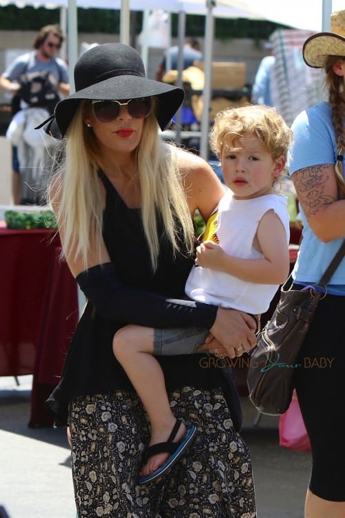 Tori Spelling at the Farmer's Market with son Finn