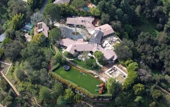 Ben Affleck & Jennifer Garner are looking to sell their Pacific Palisades estate