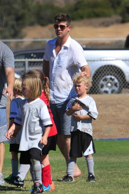 Robin Thicke with his son Julian at his soccer game