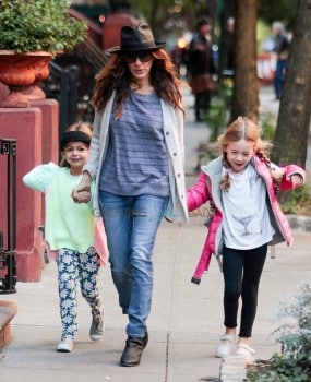 Sarah Jessica Parker does the school pickup with daughters Tabitha & Marion