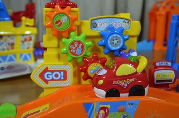 VTECH Go! Go! Smart Wheels - Ultimate RC Speedway - pit stop