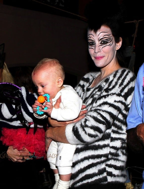 Liv Tyler out for Halloween with son Sailor Gardner - Growing Your Baby
