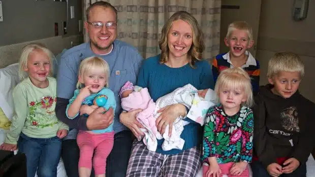 Montana mom welcomes 3 sets of twins