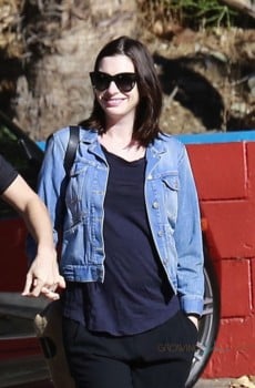 Newly pregnant Anne Hathaway steps out in Las Angeles