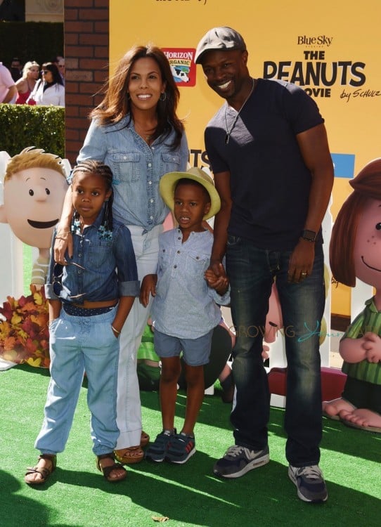 Sean Patrick Thomas seen at the Premiere of 20th Century Fox's 'The Peanuts Movie' with his family