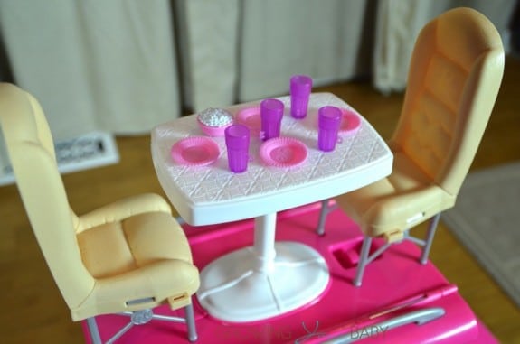 barbie pop up camper - dining area