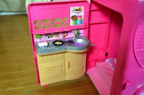 barbie pop up camper - kitchen