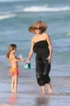 Bethenny Frankel & her daughter Bryn collect shells on Miami Beach