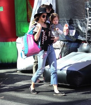 Jenna Dewan Tatum and Daughter Everly shop at the Farmer's Market