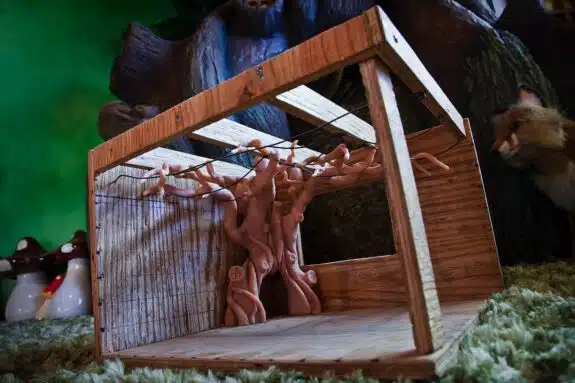Dad Creates Magical Treehouse in Daughter's Room - 1 TO 12 SCALE