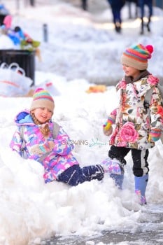 Sarah Jessica Parker's twins Tabitha and Marion enjoy a snowday