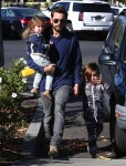 Scott Disick takes his kids Mason & Penelope to Barnes & Noble in Calabasas, California on December 31, 2015