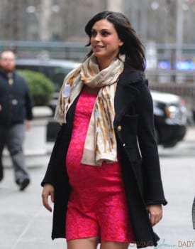 Actress Morena Baccarin Shows Off Her pregnant belly In A Pink Dress