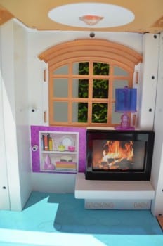 Barbie Hello Dreamhouse - fireplace