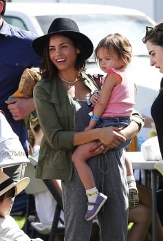 Jenna Dewan Tatum visits the market with her daughter Everly