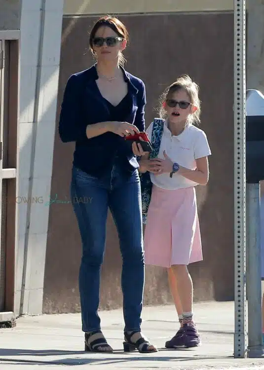 Jennifer Garner out in Santa Monica with daughter Violet Affleck