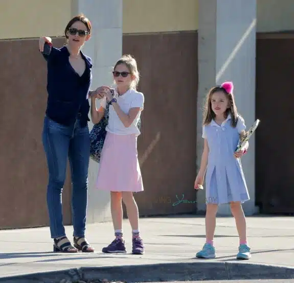 Jennifer Garner out in Santa Monica with daughters Violet and Seraphina Affleck