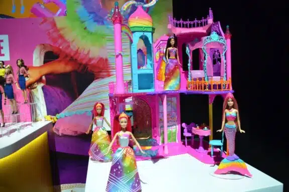 New! Barbie House Rainbow Castle Dreamtopia Mansion