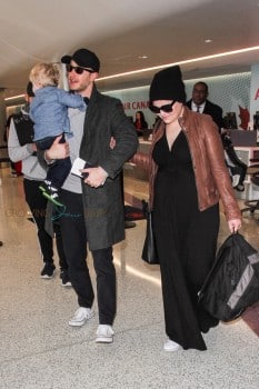 Pregnant Ginnifer Goodwin and Family Catch a Flight Out of LAX