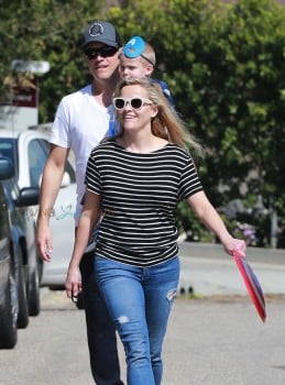 Reese Witherspoon & Jim Toth Leaving Samuel Affleck's Birthday Party with son Tennessee