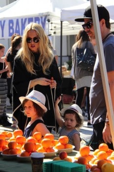 Roger Berman and Rachel Zoe shop at the market with their boys Skyler & Kaius