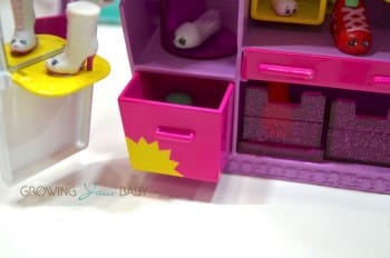 Shopkins Season 5 style me wardrobe  - drawers