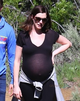Pregnant Anne Hathaway hikes in Runyon Canyon, CA