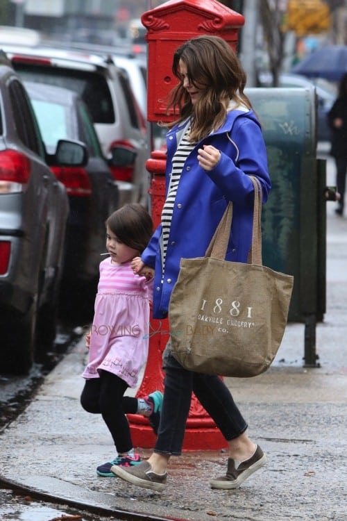 Pregnant Keri Russell steps out with her daughter Willa Dreary
