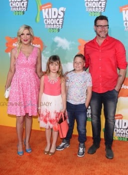 Tori Spelling and Dean McDermott with their kids Stella and Liam at the Nickelodeon Kid's Choice Awards 2016