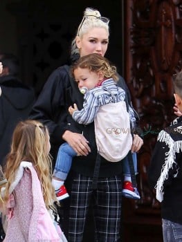 Gwen Stefani leaves church with her kids