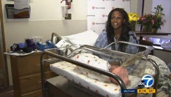 Sasha Murphy Delivers her own baby in car