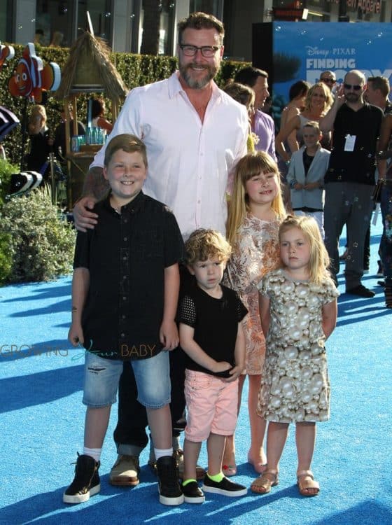 Dean McDermott with kids Stella, Liam, Finn and Hattie at the Finding Dory Premiere