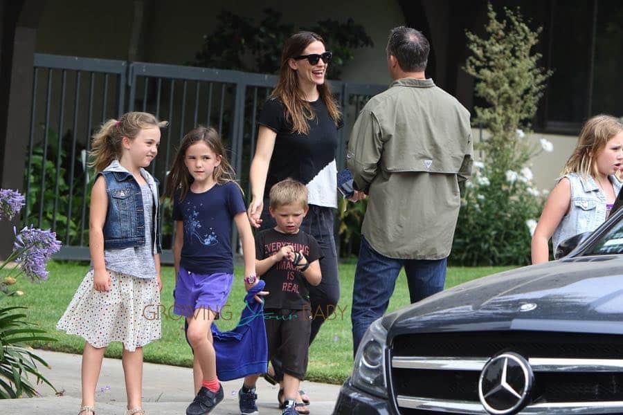 Jennifer Garner at Church with her kids Violet and Sam Affleck