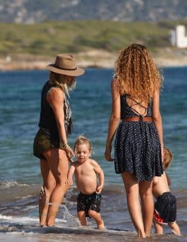 elsa-pataky-at-the-beach-in-spain-with-her-twins-tristan-and-sasha