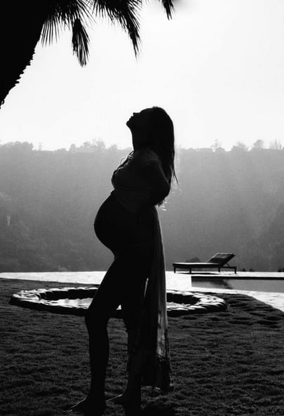 pregnant Behati Prinsloo