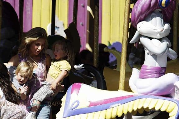 Elsa Pataky at Warner Bros Amusement Park in Spain