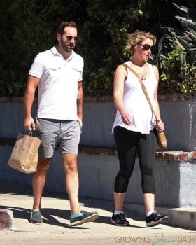 josh-kelly-a-pregnant-katherine-heigl-out-in-la