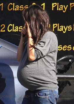 A Very Pregnant Mila Kunis steps out in LA - November 2016