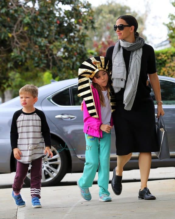 Jennifer Garner arrives at church with kids Seraphina and Sam Affleck