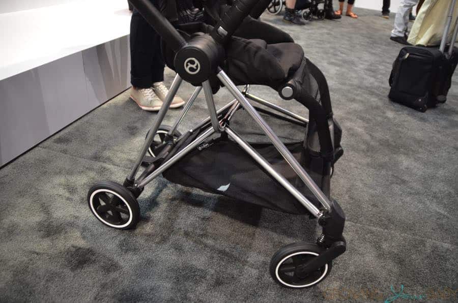 lightweight stroller with storage